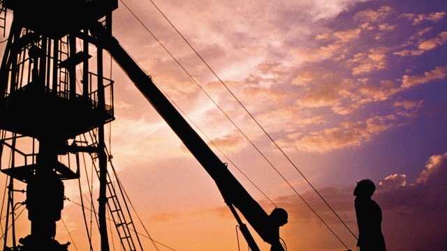 Olieboring silhouet 640x360